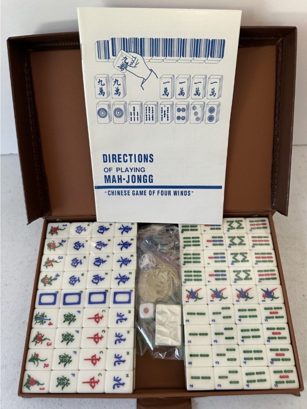 VTG Mah Jongg game set NOS sealed pieces faux snake case mahjong clean complete